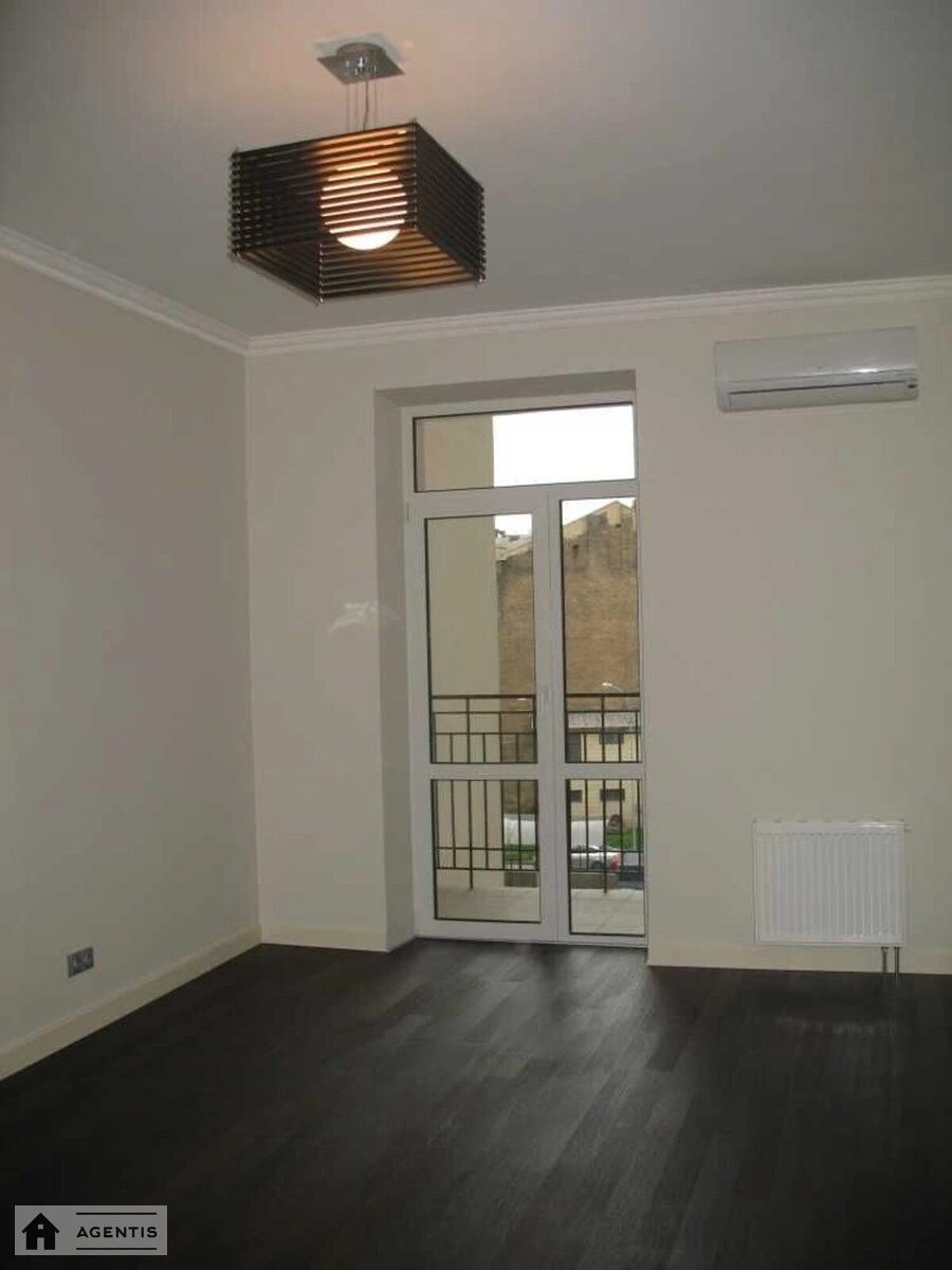 Apartment for rent 4 rooms, 155 m², 4th fl./8 floors. 30, Schekavytcka 30, Kyiv. 