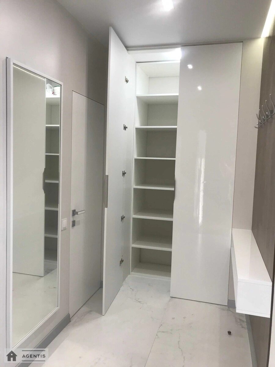 Сдам квартиру 1 комната, 45 m², 13 эт./16 этажей. 24, Михайла Максимовича вул. (Онуфрія Трутенка), Киев. 