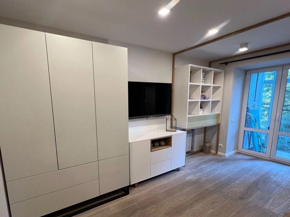 Здам квартиру 3 кімнати, 80 m², 2 пов./9 поверхів. 57, Донецька 57, Київ. 