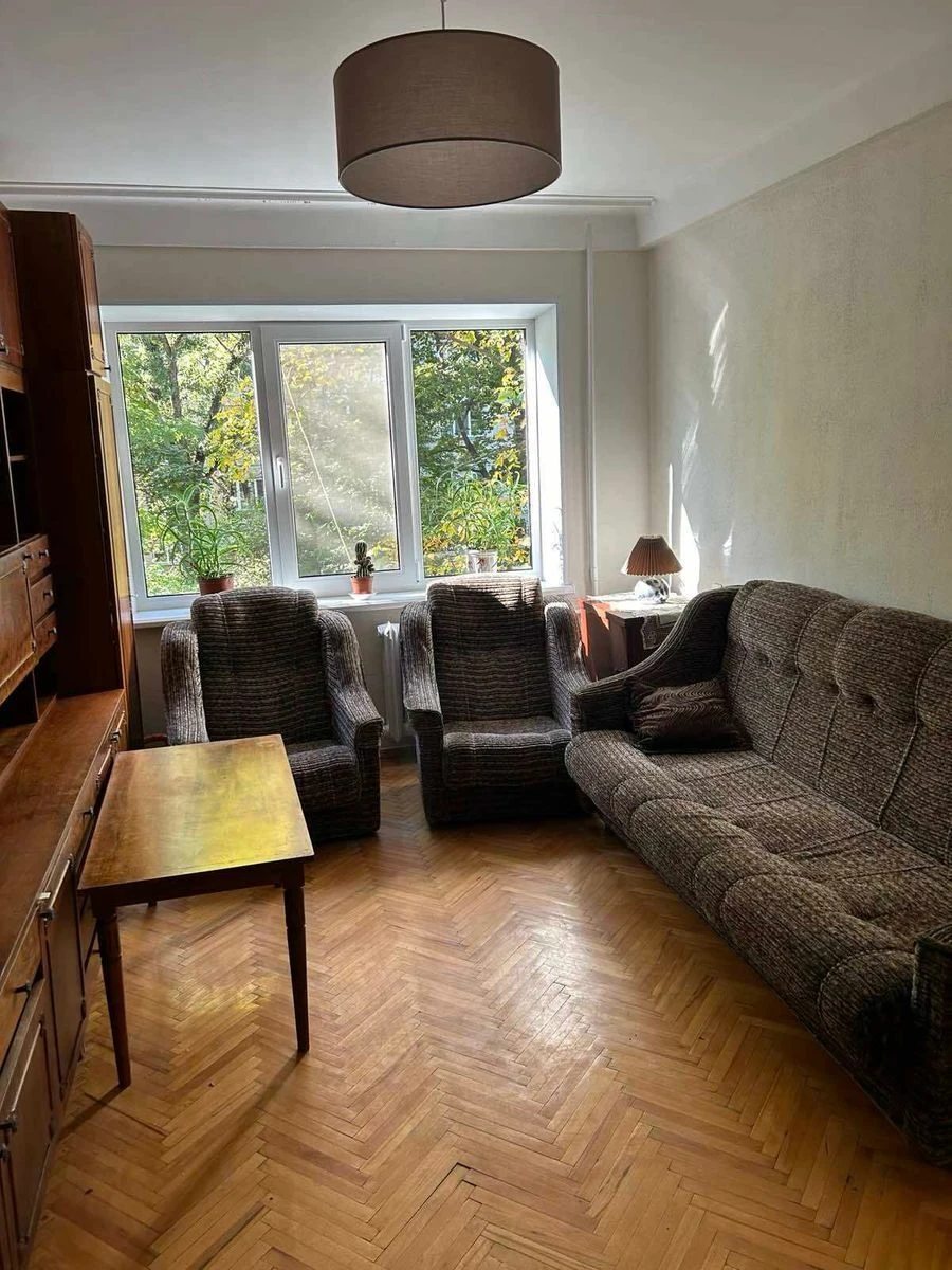 Apartment for rent 3 rooms, 605 m², 4th fl./5 floors. 11, Romana Ratushnoho vul. Volhohradska, Kyiv. 