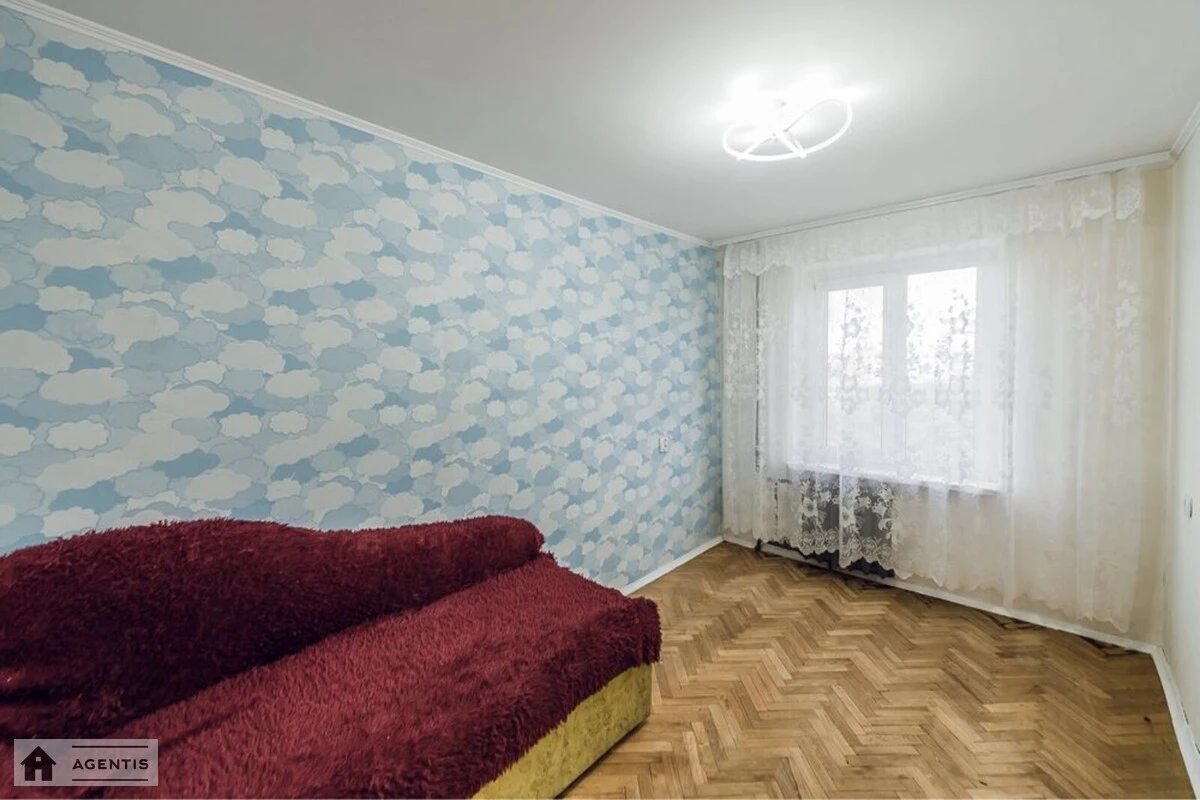 Apartment for rent 3 rooms, 60 m², 7th fl./9 floors. 51, Kubanskoyi Ukrayiny vul. Marshala Zhukova, Kyiv. 