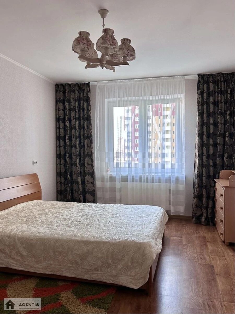 Сдам квартиру 2 комнаты, 65 m², 11 эт./25 этажей. 5, Сергія Данченка вул., Киев. 