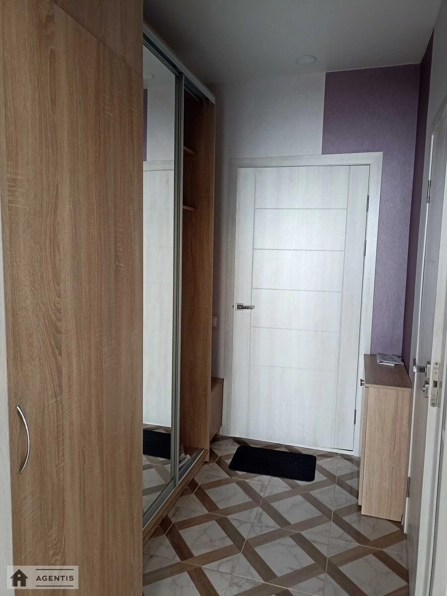 Apartment for rent 1 room, 32 m², 5th fl./25 floors. 60, Kahovska 60, Kyiv. 