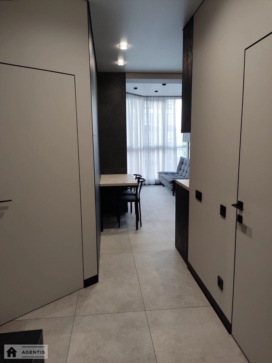 Сдам квартиру 1 комната, 39 m², 8 эт./10 этажей. Яблунева , Софиевская Борщаговка. 