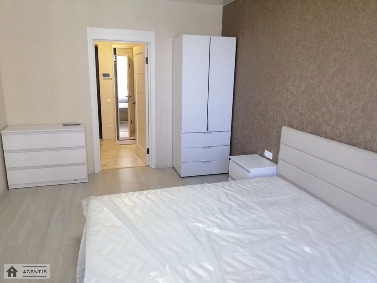 Сдам квартиру 1 комната, 45 m², 13 эт./24 этажа. Заречная, Киев. 