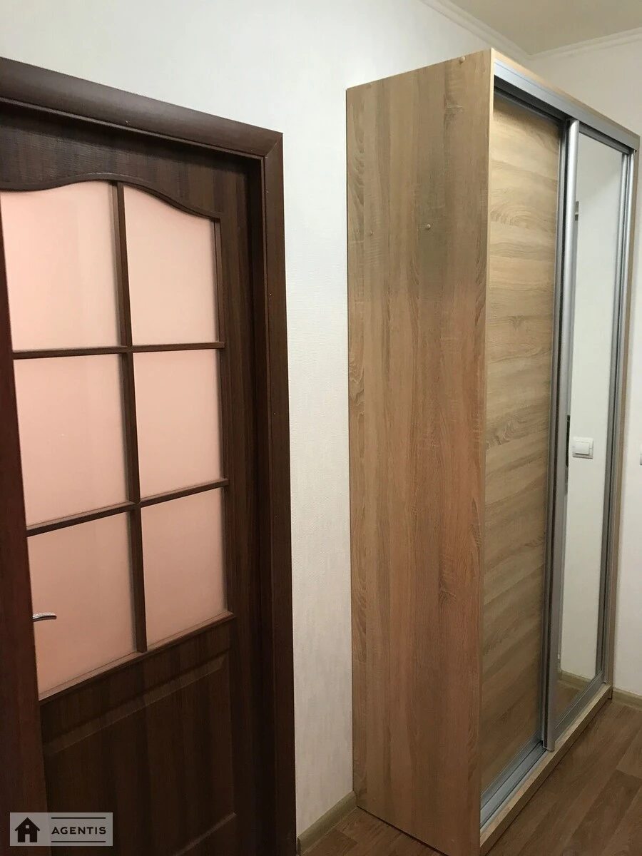 Сдам квартиру 1 комната, 39 m², 20 эт./25 этажей. 7, Софії Русової вул., Киев. 