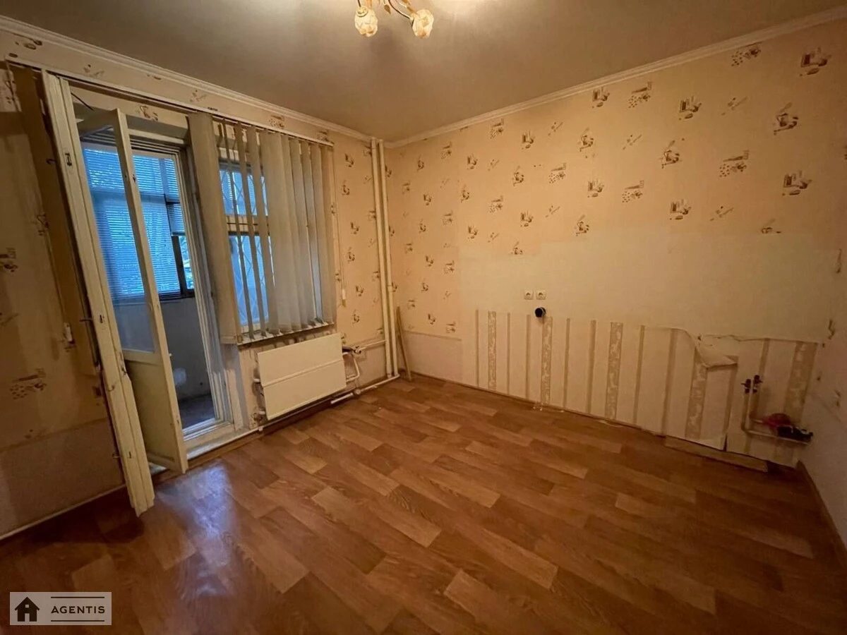 Сдам квартиру 2 комнаты, 64 m², 1 эт./18 этажей. 42, Ревуцкого 42, Киев. 