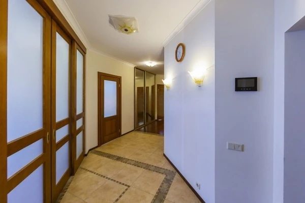 Здам квартиру 4 кімнати, 158 m², 17 пов./25 поверхів. 52, Січових Стрільців 52, Київ. 