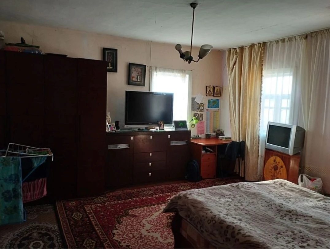 House for sale. 3 rooms, 80 m², 1 floor. Yerkivtsi. 