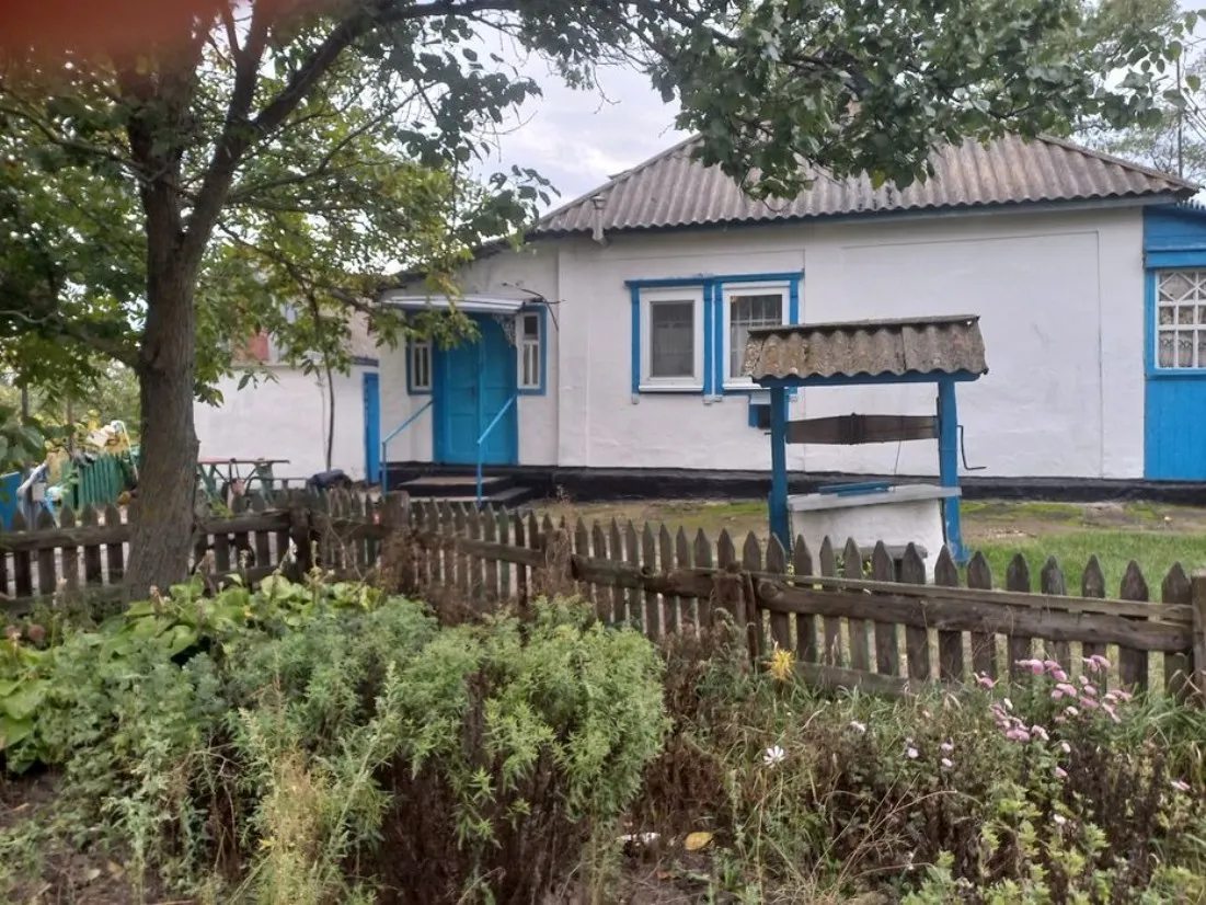 House for sale. 3 rooms, 70 m², 1 floor. Hostroluchchya. 