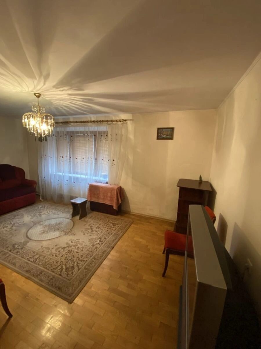 Apartments for sale. 2 rooms, 46 m², 1st floor/5 floors. Lozovetska vul., Ternopil. 