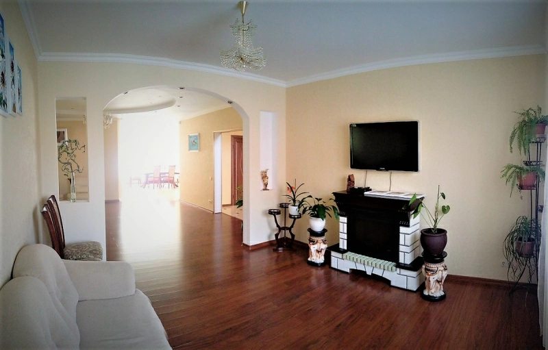 Продажа дома. 6 rooms, 600 m², 4 floors. 38, Криничная 38, Киев. 