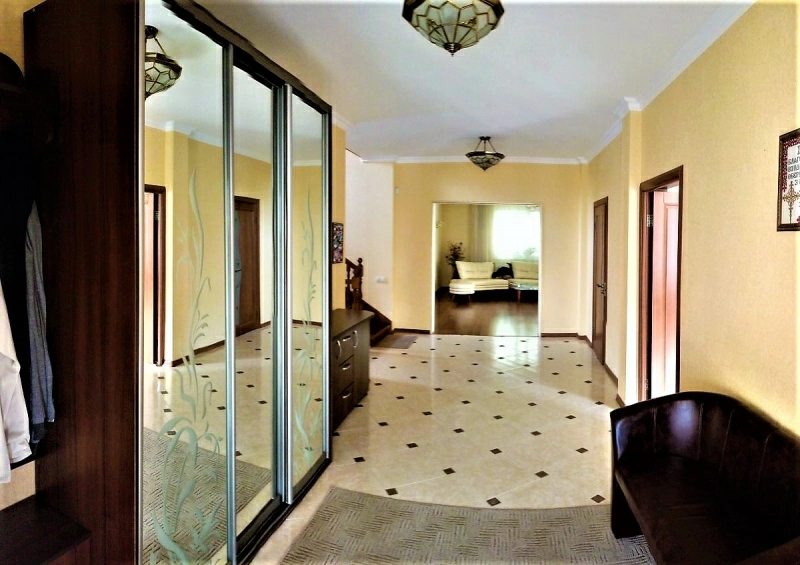 House for sale. 6 rooms, 600 m², 4 floors. 38, Krynychna 38, Kyiv. 