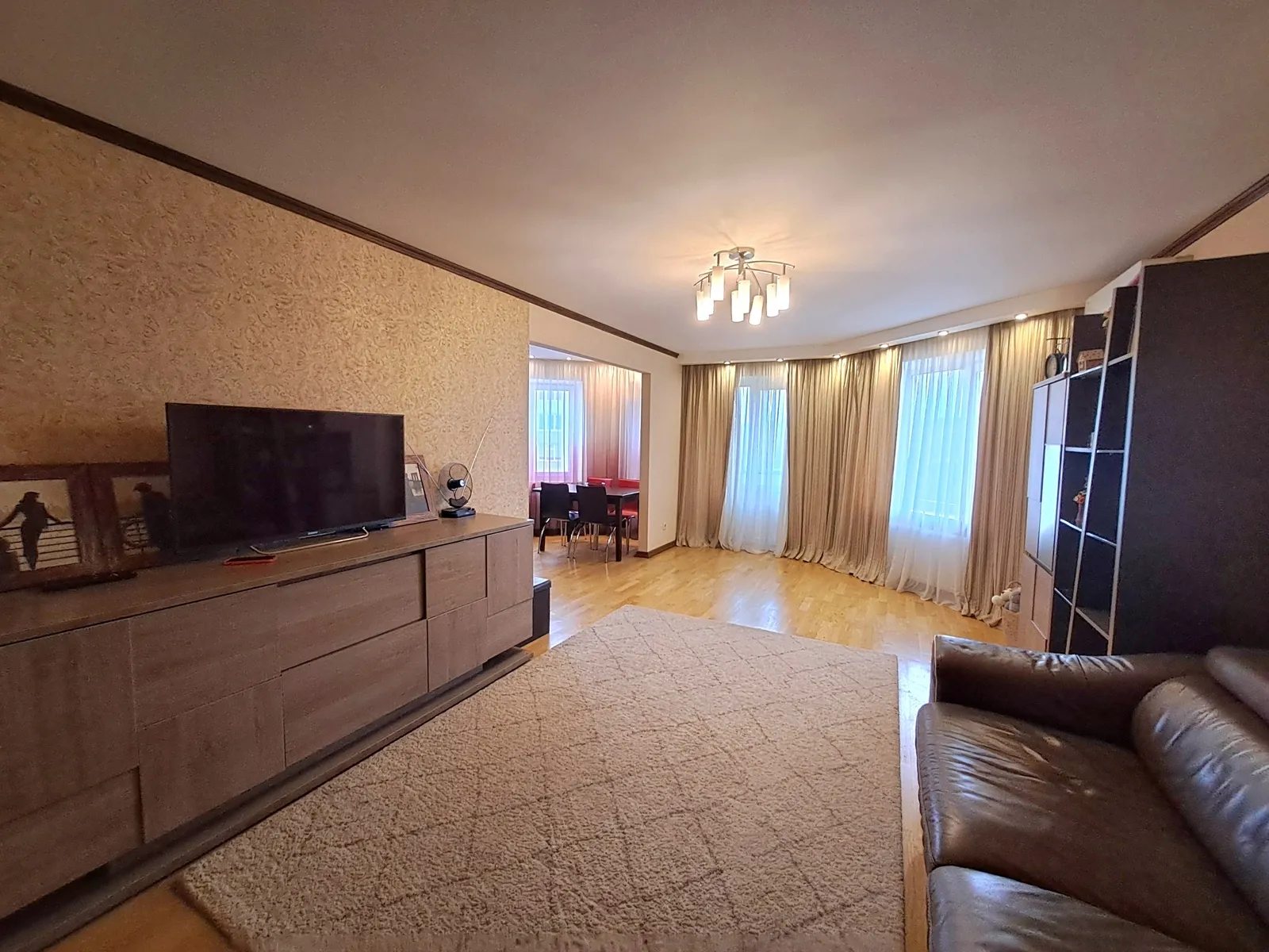 Продаж квартири 3 кімнати, 91 m², 4 пов./5 поверхів. 16, Вербицького М. вул., Тернопіль. 