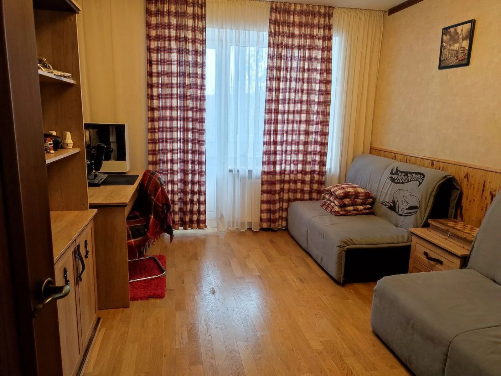 Продаж квартири 3 кімнати, 91 m², 4 пов./5 поверхів. 16, Вербицького М. вул., Тернопіль. 