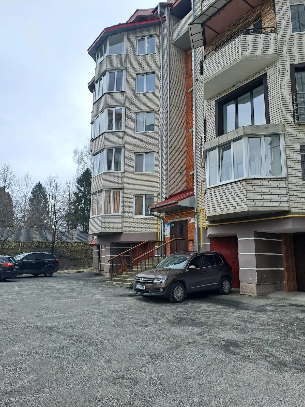 Apartments for sale. 3 rooms, 91 m², 4th floor/5 floors. 16, Verbytskoho M. vul., Ternopil. 