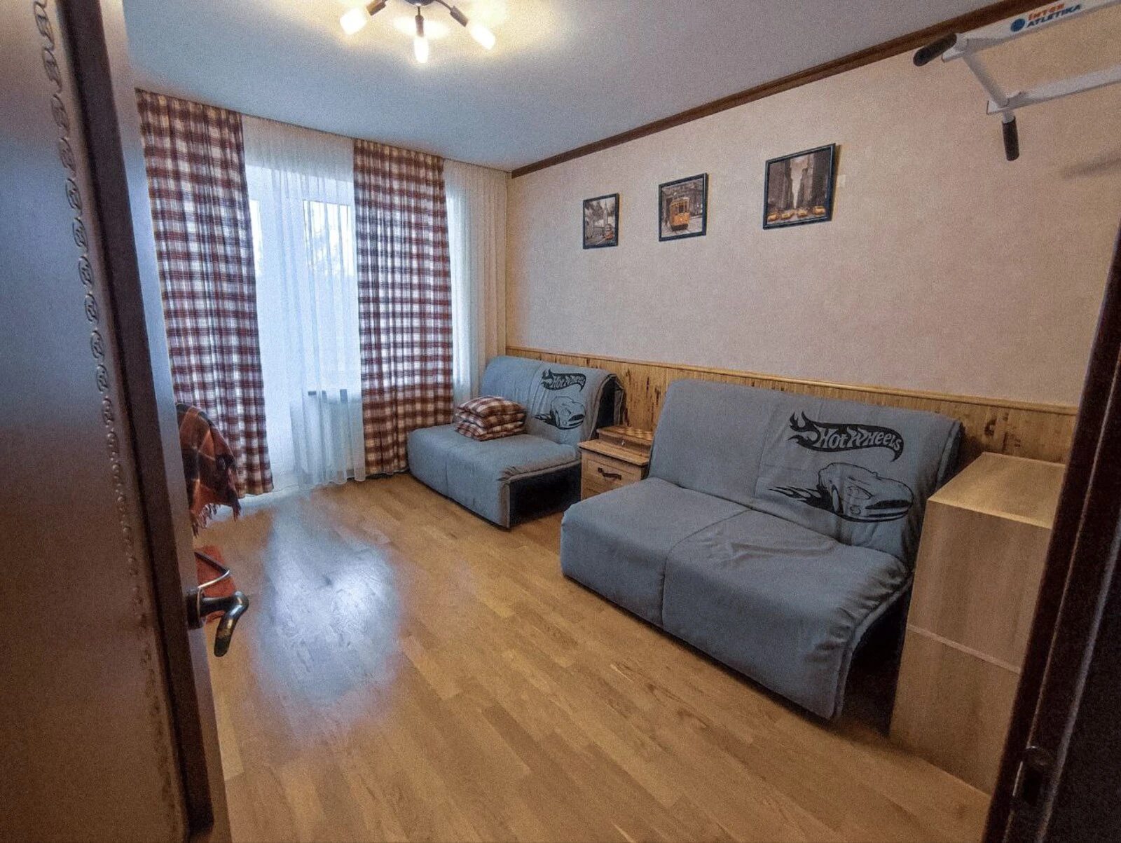 Продаж квартири 3 кімнати, 91 m², 4 пов./5 поверхів. 16, Вербицького М. вул., Тернопіль. 