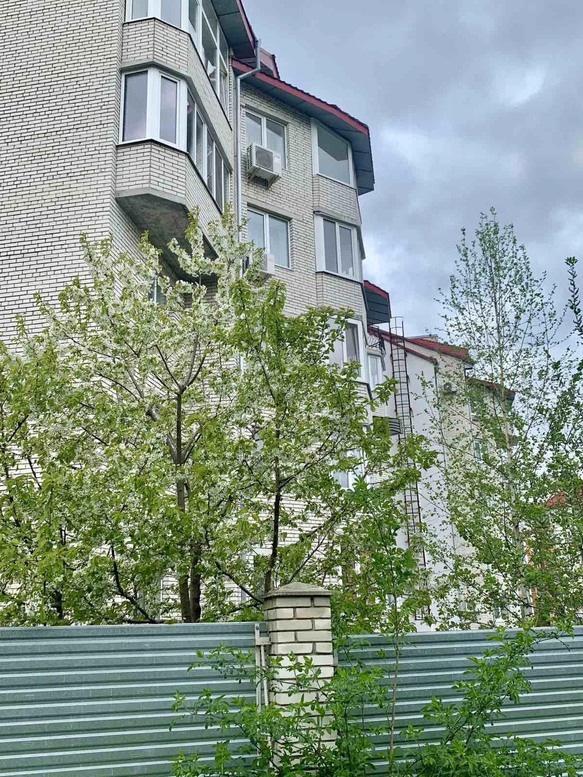 Продаж квартири 3 кімнати, 91 m², 4 пов./5 поверхів. 16, Вербицького М. вул., Тернопіль. 