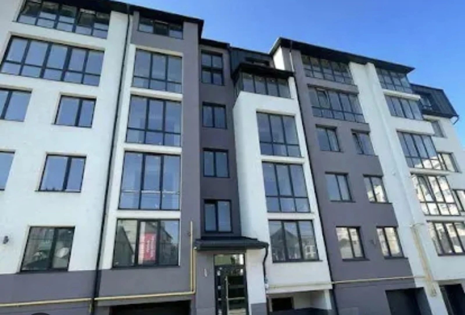 Apartments for sale. 2 rooms, 49 m², 3rd floor/4 floors. Staryy park, Ternopil. 