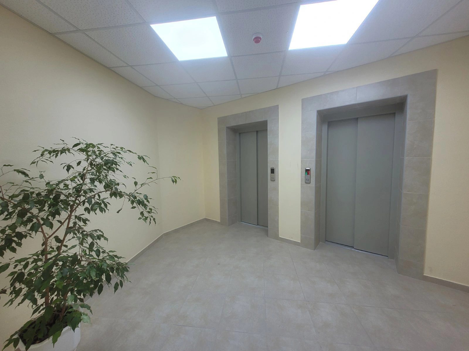 Продаж квартири. 1 room, 38 m², 5th floor/12 floors. 2, Королева Академика , Одеса. 