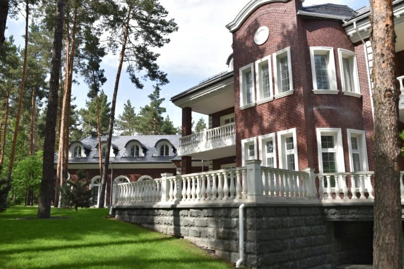 House for sale. 20 rooms, 3600 m², 4 floors. 1, Prestyzhnaya, Koncha Zaspa. 