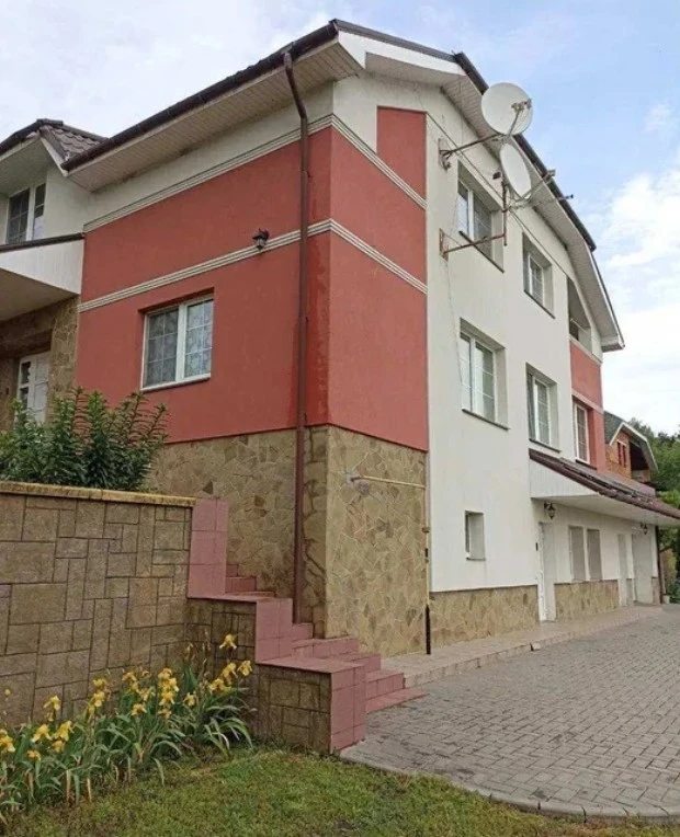 Продажа коттеджа. 8 rooms, 450 m², 3 floors. 5, Набережна, Кедина Гора. 