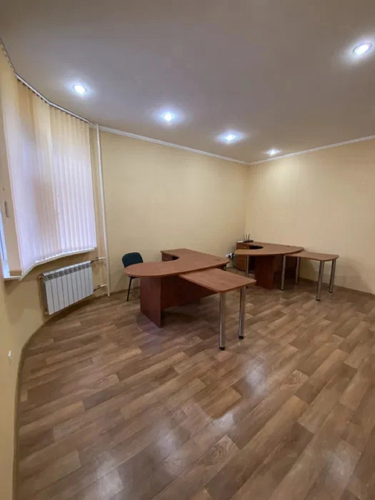 Продаж квартири. 2 rooms, 72 m², 1st floor/10 floors. 3, Небесной Сотни проспект (Маршала Жукова), Одеса. 