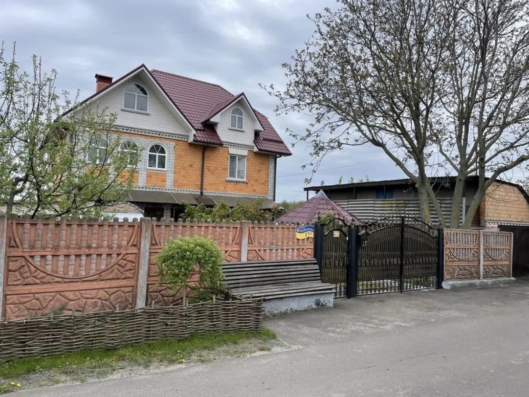 House for sale. 6 rooms, 177 m², 2 floors. Ivankiv. 