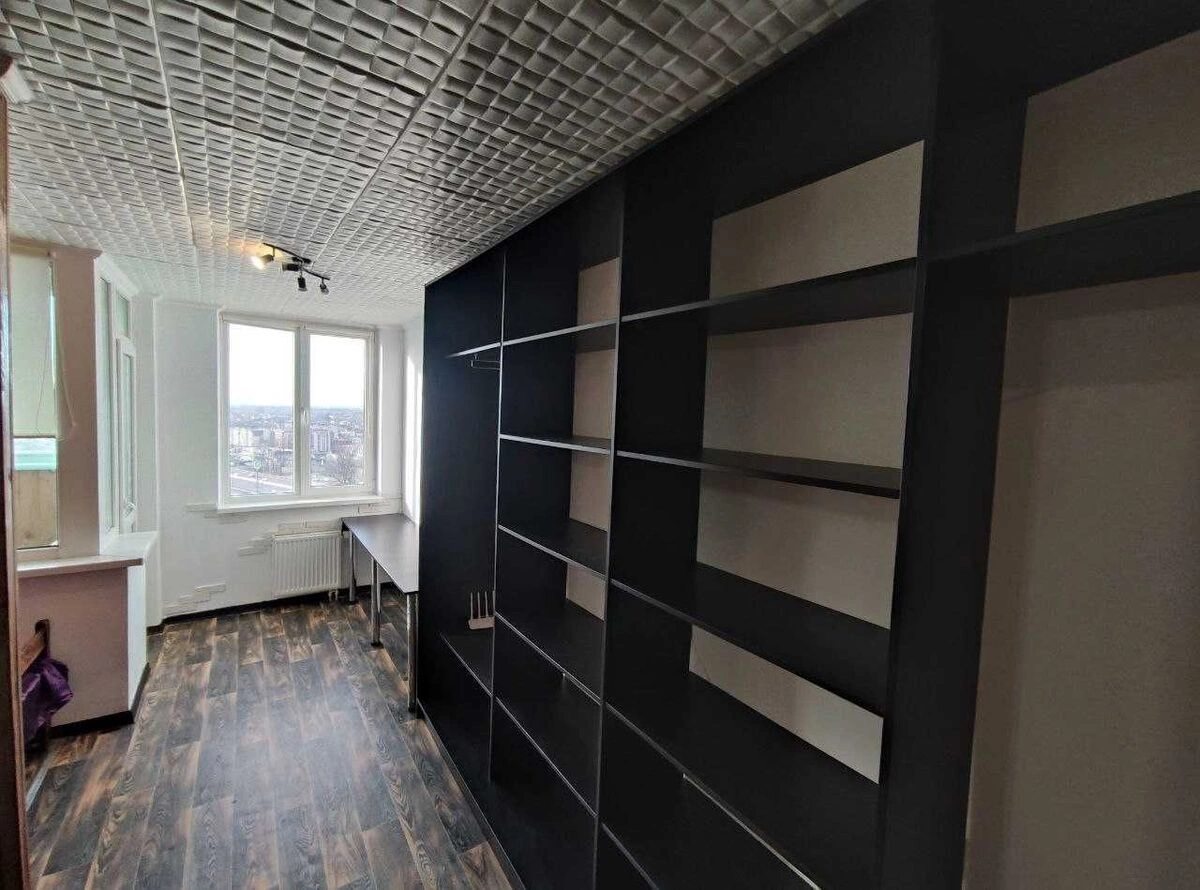 Apartments for sale. 1 room, 28 m², 15 floor/25 floors. 26, Prymiska , Novoselky. 