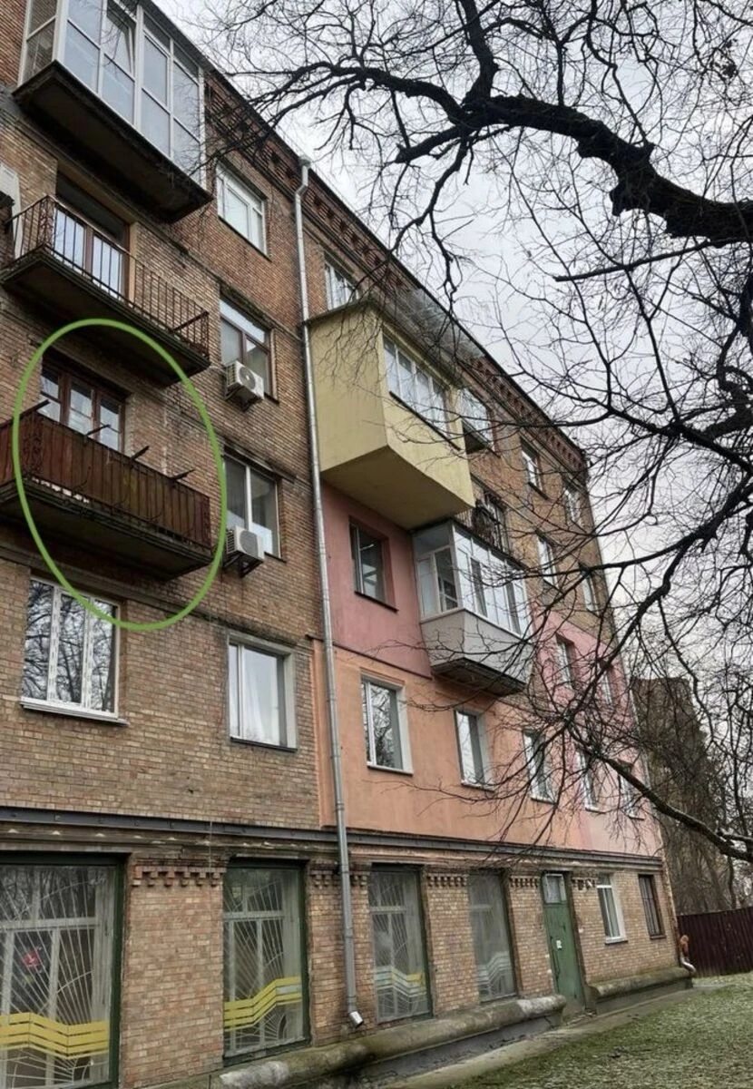 Продаж квартири. 1 room, 38 m², 3rd floor/5 floors. 9, Горіхуватський шлях , Київ. 