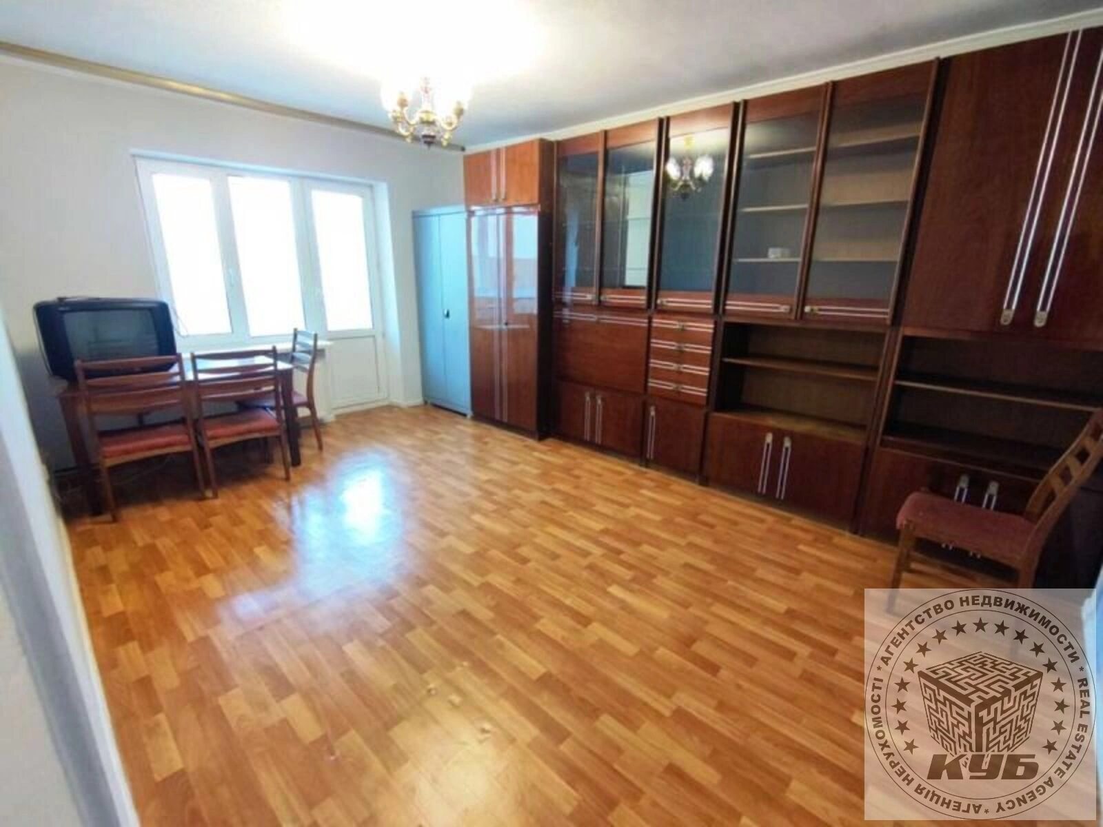 Продаж квартири 3 кімнати, 70 m², 10 пов./10 поверхів. 28, Стуса Василя 28, Київ. 