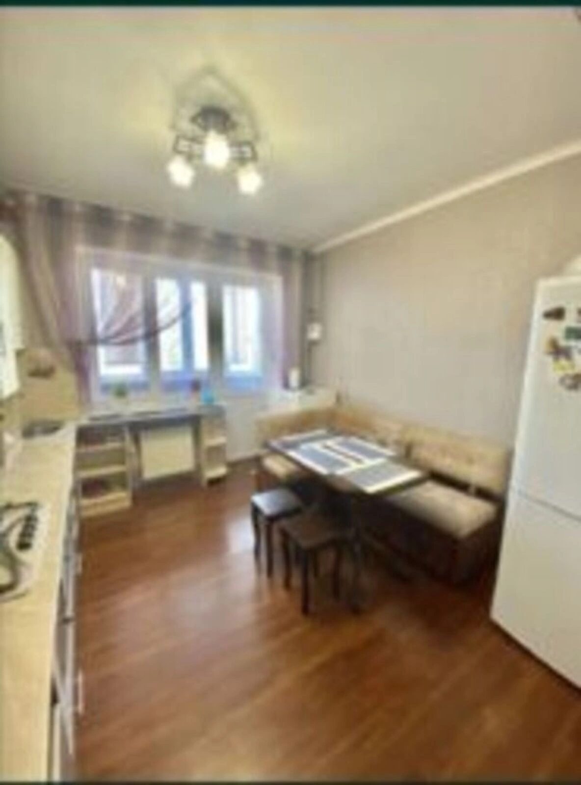 Apartments for sale. 2 rooms, 72 m², 4th floor/5 floors. 17, Vyshneva , Kryukivshchyna. 