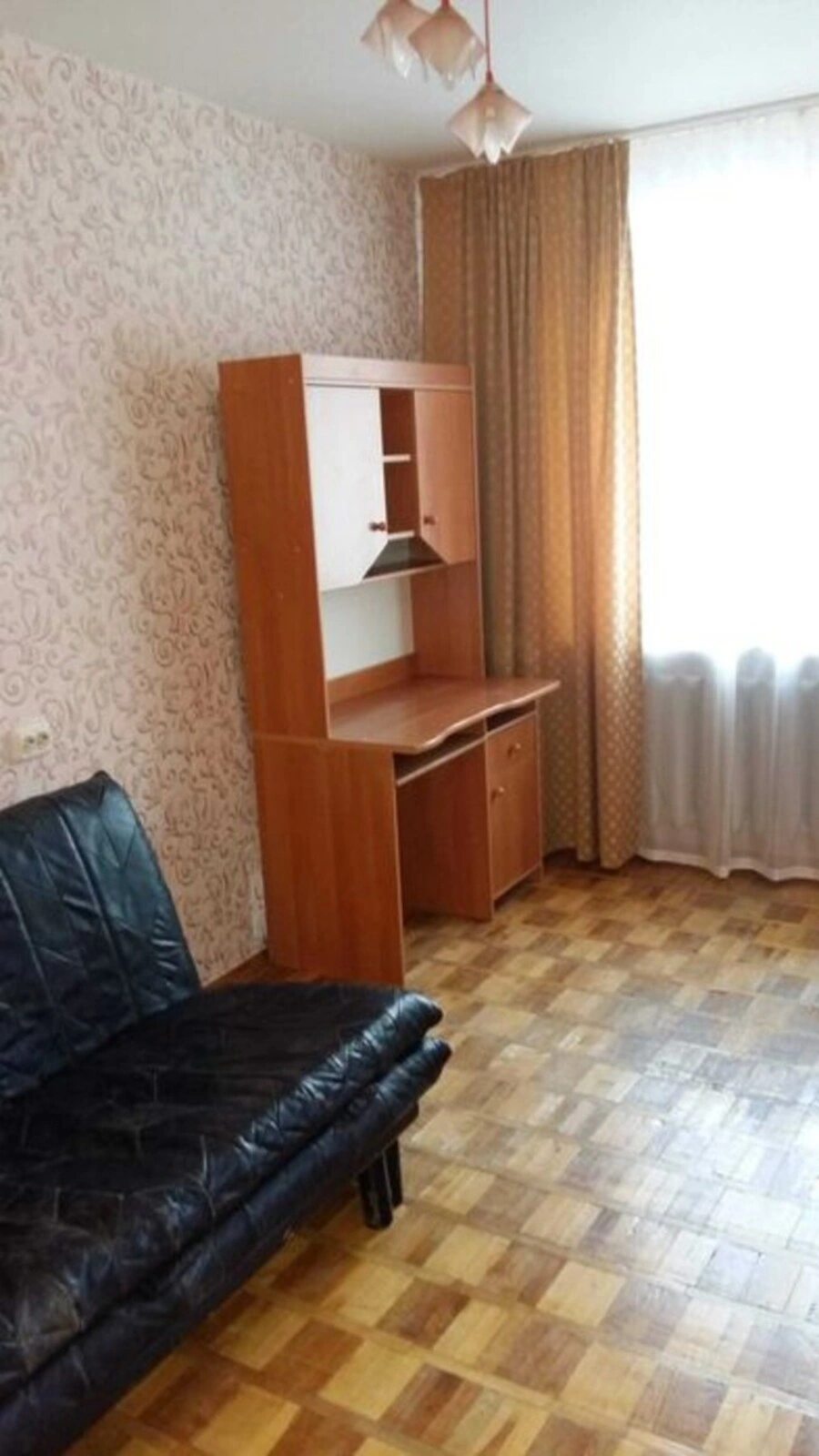Продаж квартири. 2 rooms, 44 m², 1st floor/5 floors. 4, Чумака , Київ. 