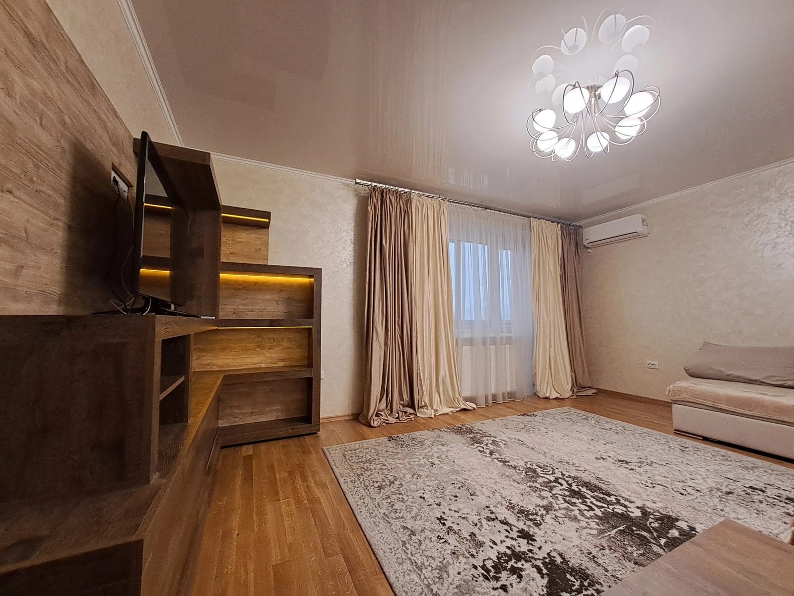 Apartments for sale. 3 rooms, 105 m², 5th floor/6 floors. 35, Bandery S. vul., Ternopil. 