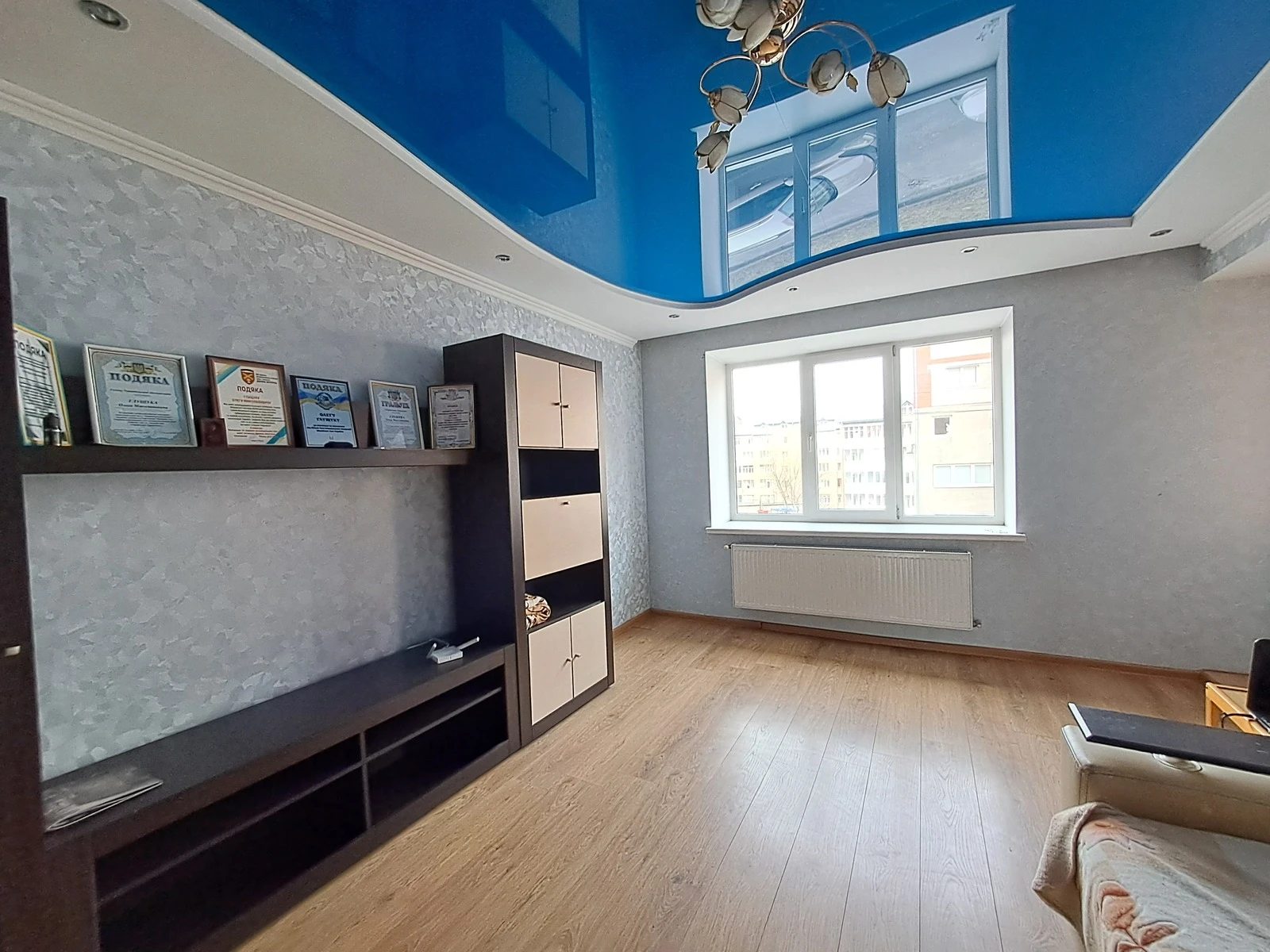 Продаж квартири. 2 rooms, 65 m², 1st floor/10 floors. Дружба, Тернопіль. 