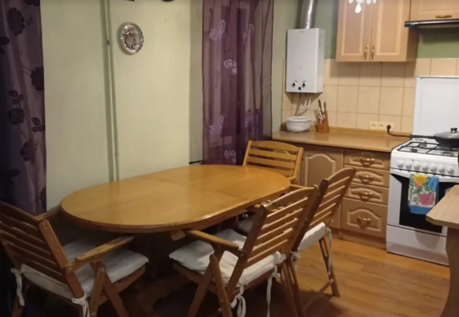 Продаж 2 кімнатної квартири, 45 м.кв., вул. Руська