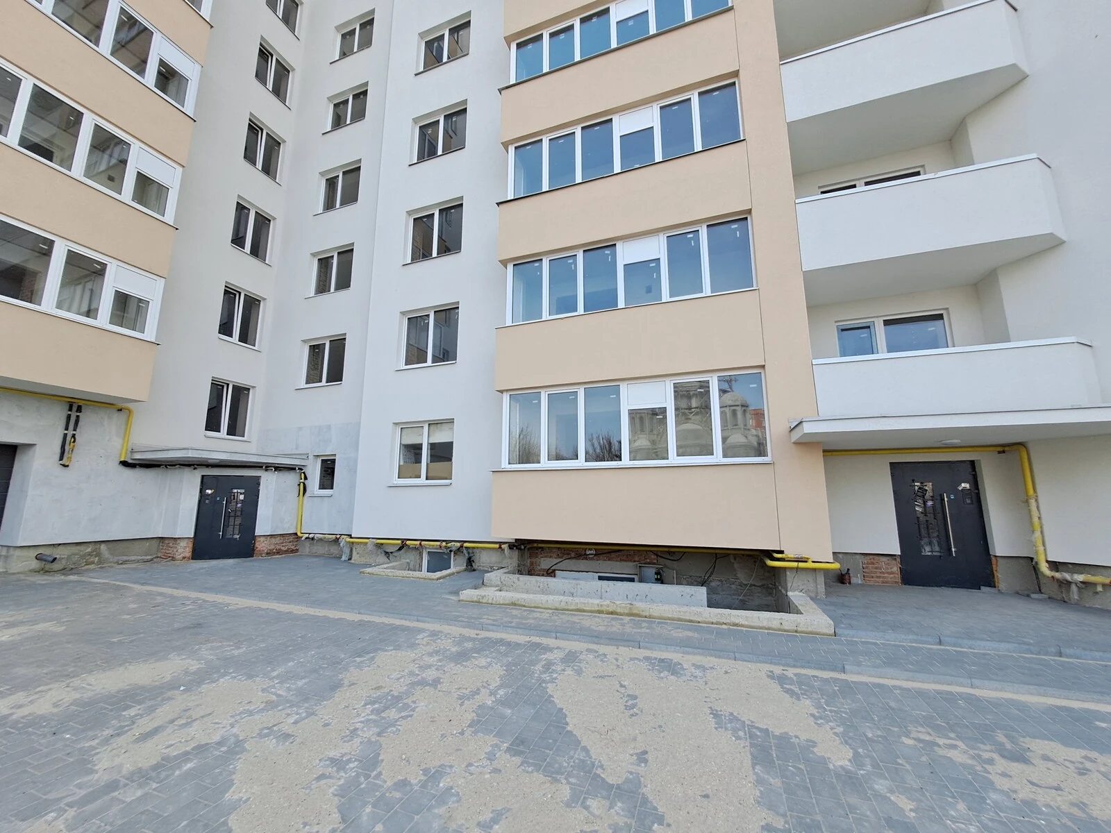 Продаж квартири 1 кімната, 495 m², 4 пов./10 поверхів. Довженка О. вул., Тернопіль. 