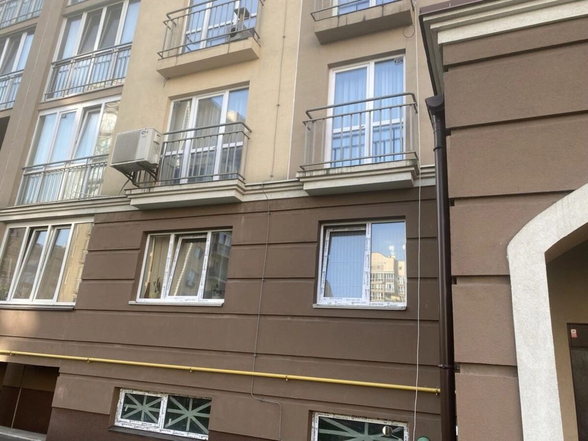 Apartments for sale. 2 rooms, 87 m², 2nd floor/10 floors. 42, Metrologichna 42, Kyiv. 