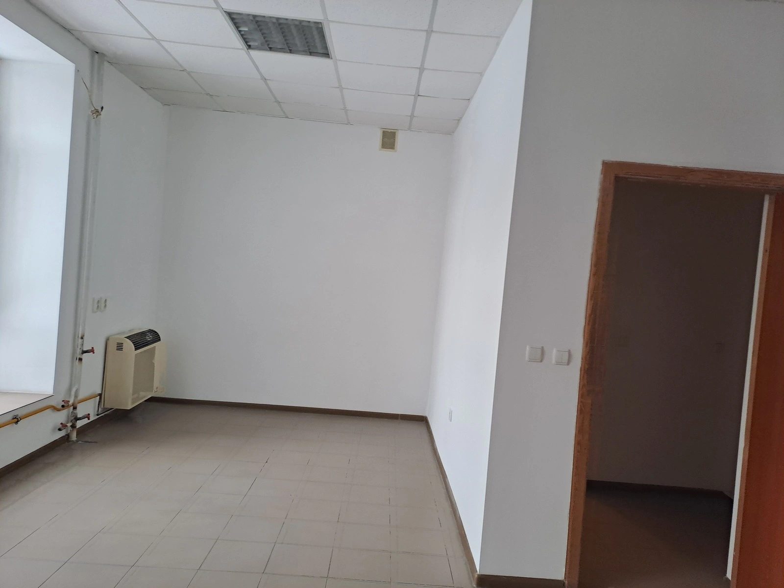 Продам нерухомість під комерцію 454 m², 1 пов./10 поверхів. 3, Микулинецька вул., Тернопіль. 