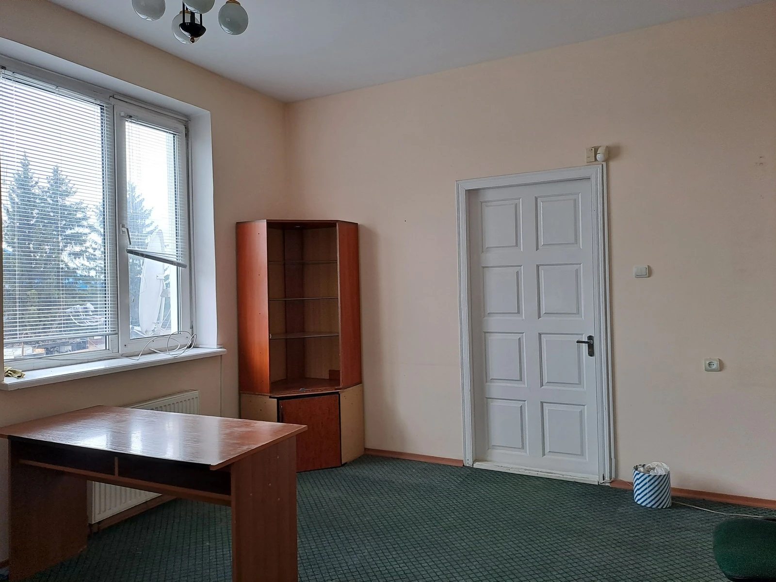 Real estate for sale for commercial purposes. 39 m², 2nd floor/4 floors. Druzhba, Ternopil. 
