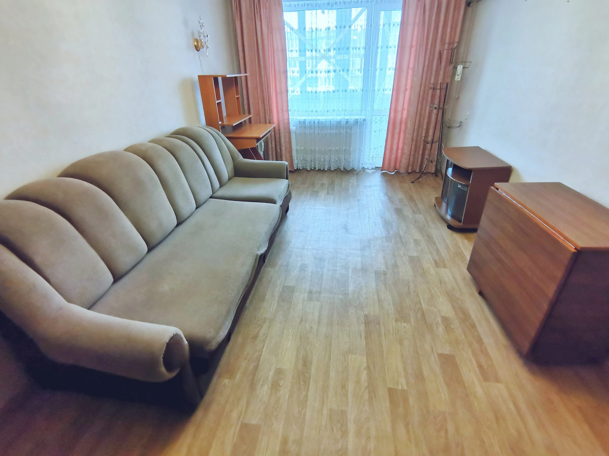 Apartments for sale. 2 rooms, 49 m², 8th floor/9 floors. 77, Pr.Manuylovskyy, Dnipro. 