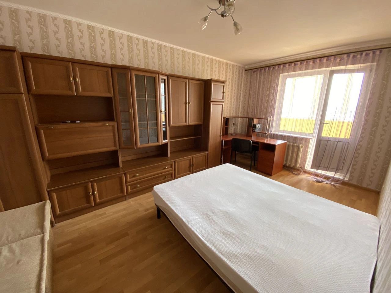 Apartment for rent. 2 rooms, 72 m², 18 floor/25 floors. Urlivska, Kyiv. 