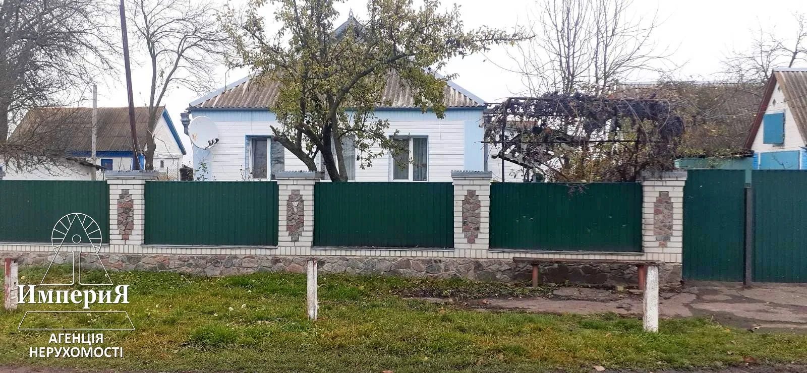 Цегляний будинок з усіма комунікаціями в Тарасівці. 