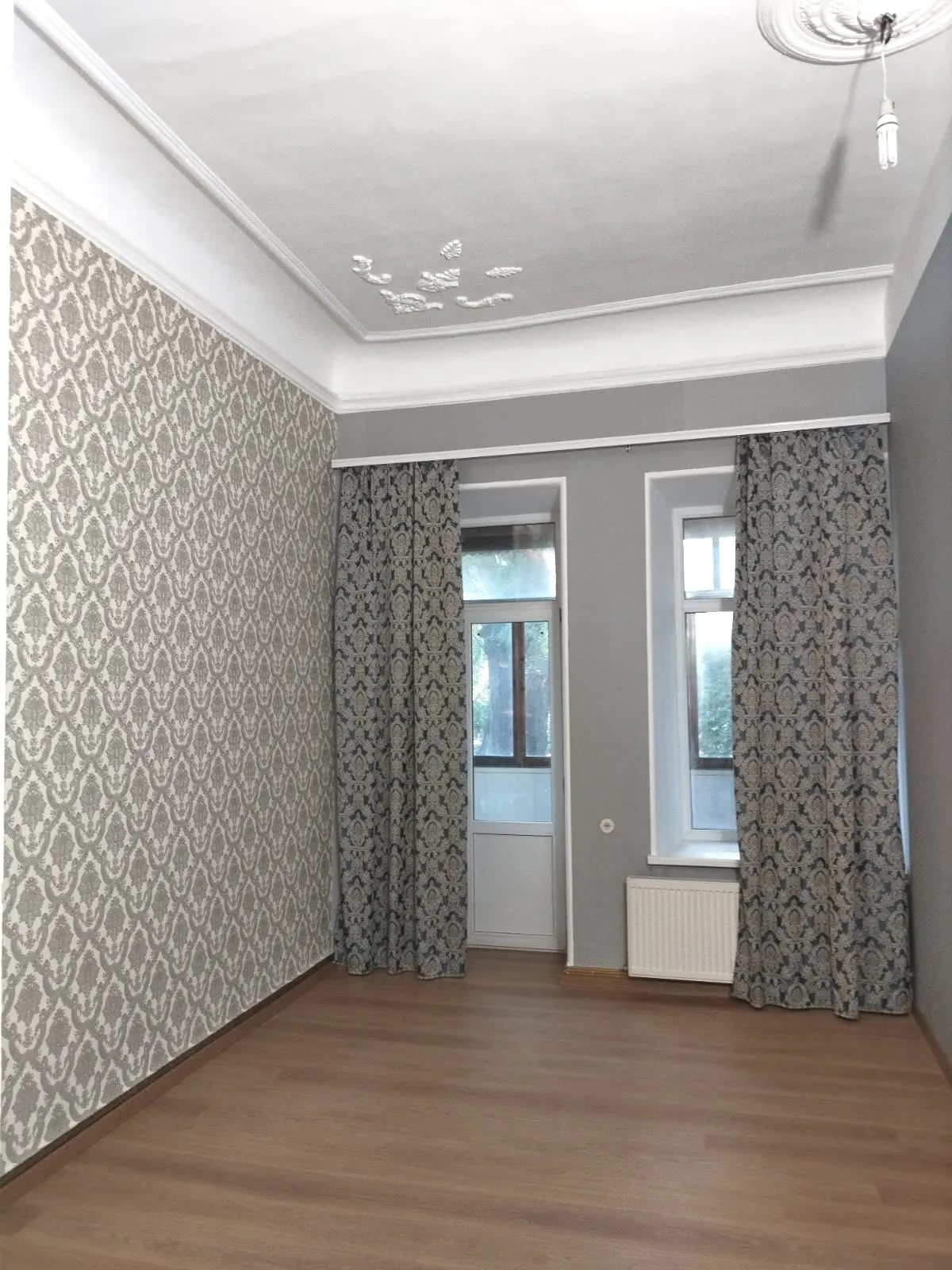 Apartments for sale. 3 rooms, 76 m², 2nd floor/2 floors. 36, Kolontaevskaya ul., Odesa. 