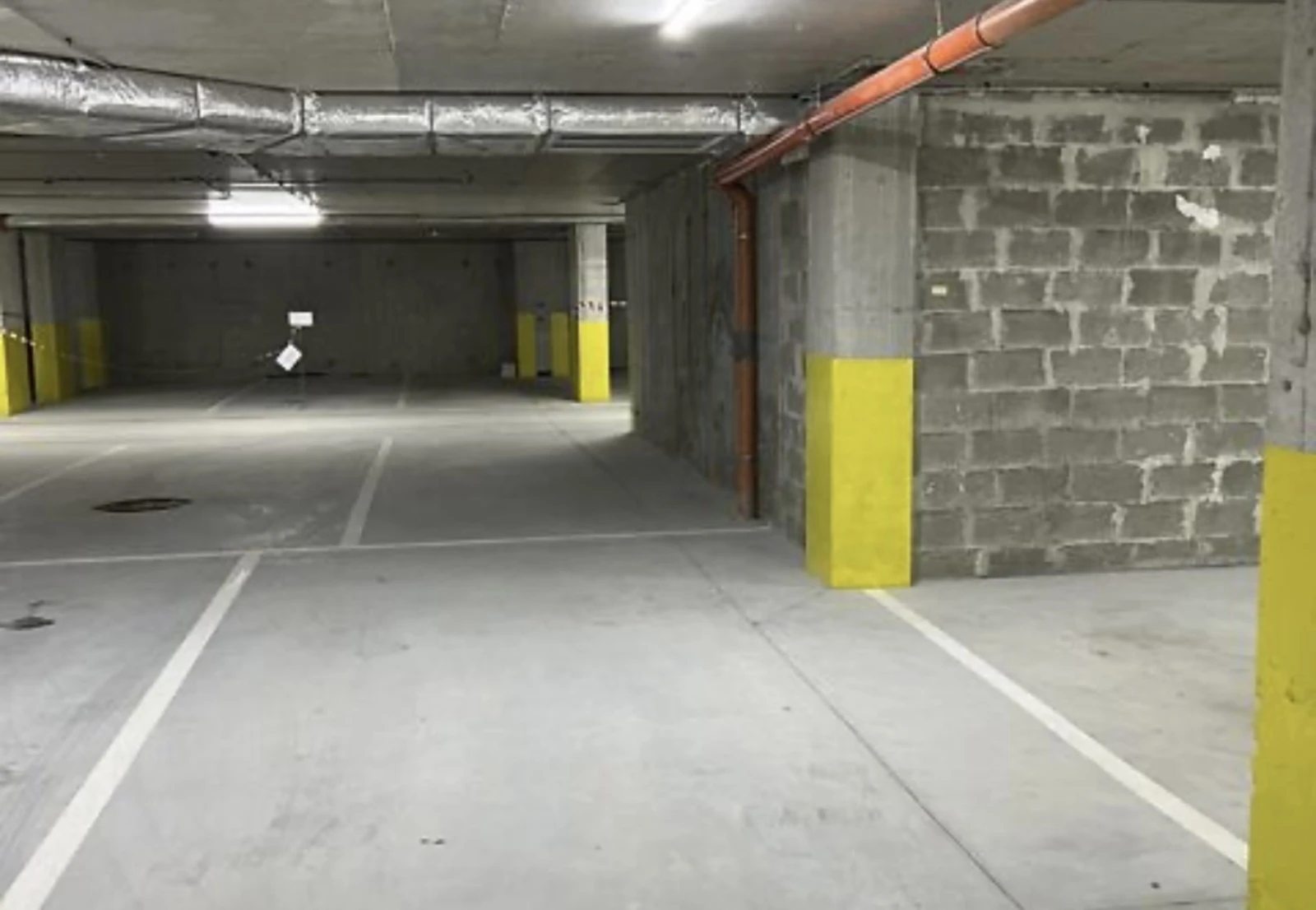 Продам місце в підземному паркінгу