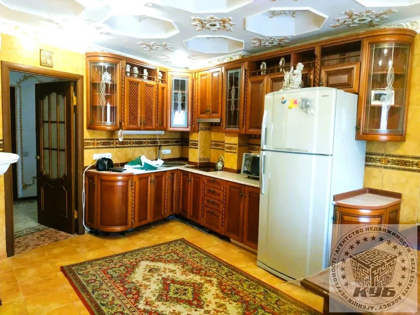 Apartment for rent. 2 rooms, 85 m², 10th floor/23 floors. 5, Nizhynska 5, Kyiv. 