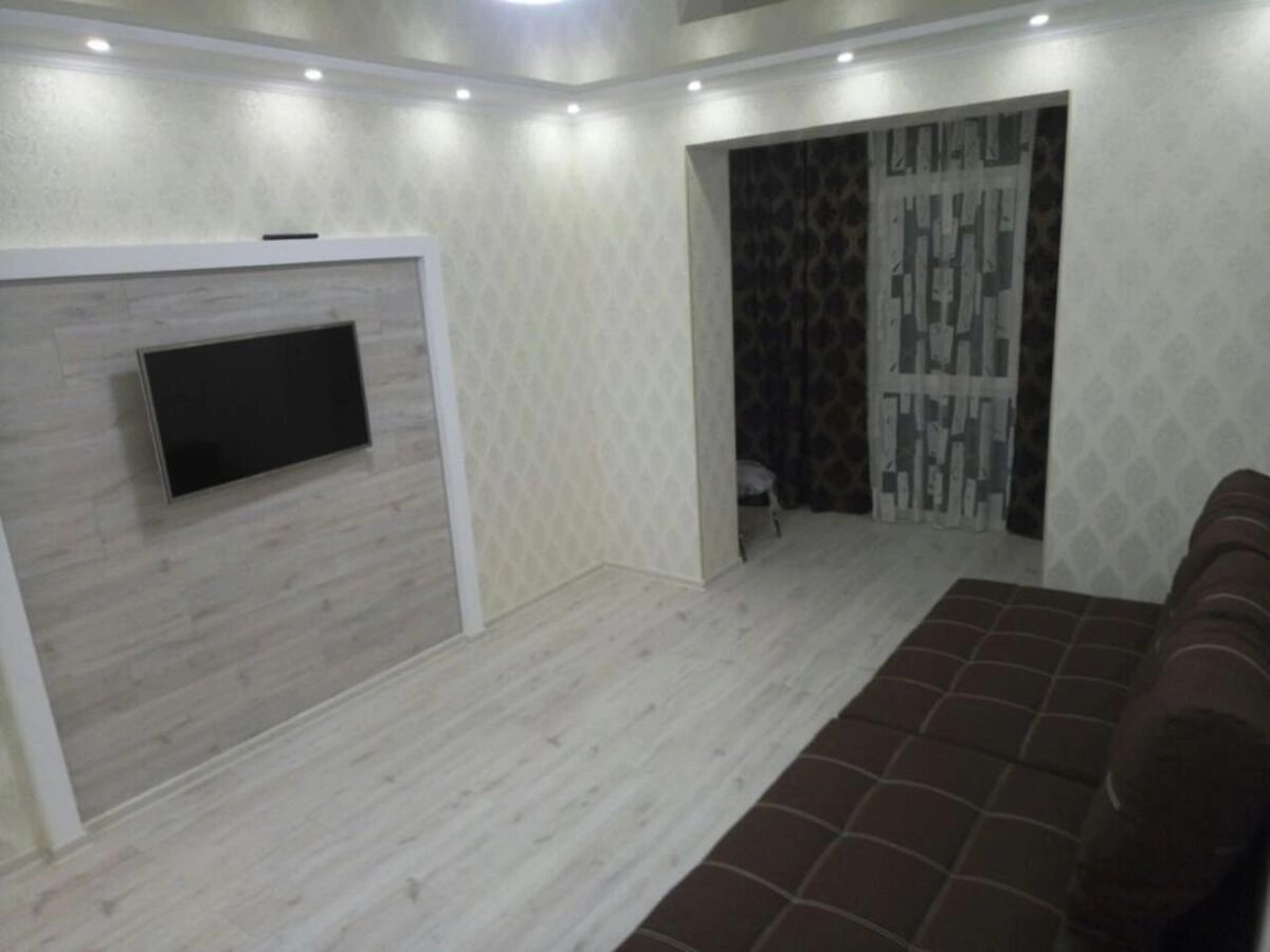 Apartment for rent. 1 room, 42 m², 6th floor/10 floors. 25, Vyshneva , Kryukivshchyna. 
