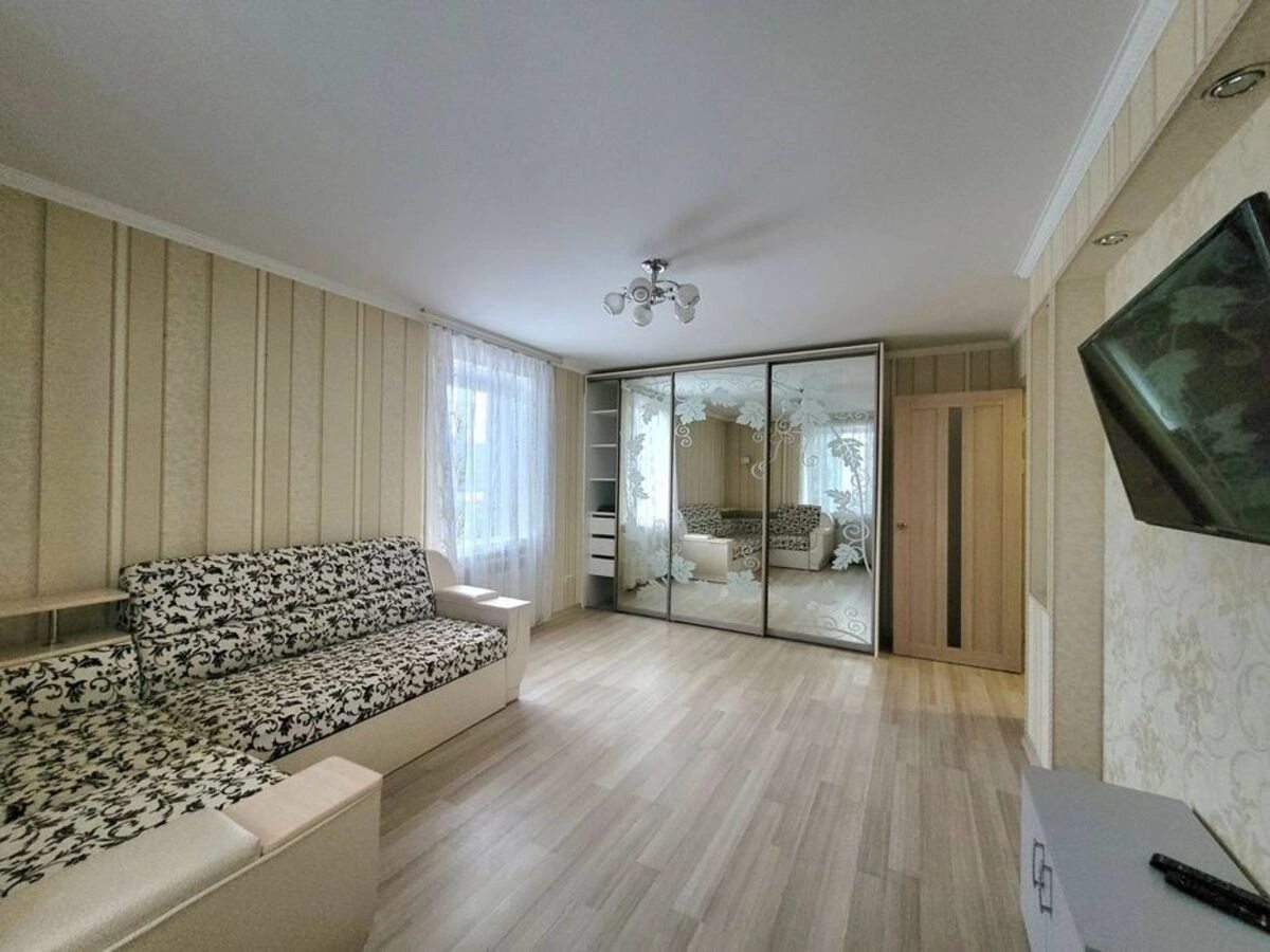 Apartments for sale. 1 room, 36 m², 2nd floor/5 floors. 7, Svyatoshynska , Vyshneve. 