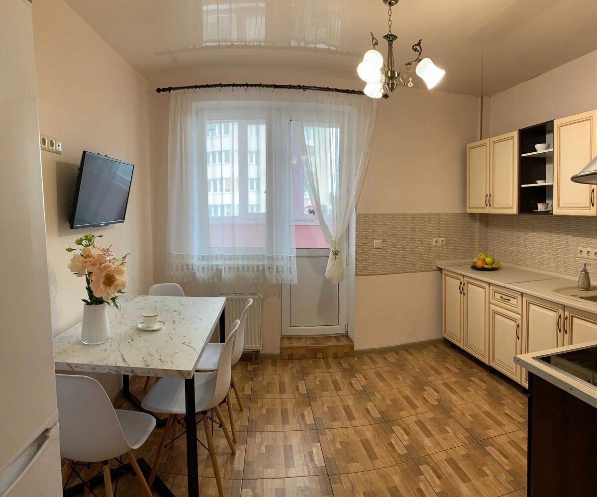 Продаж квартири. 1 room, 92 m², 4th floor/24 floors. 9, Моторний пров , Київ. 