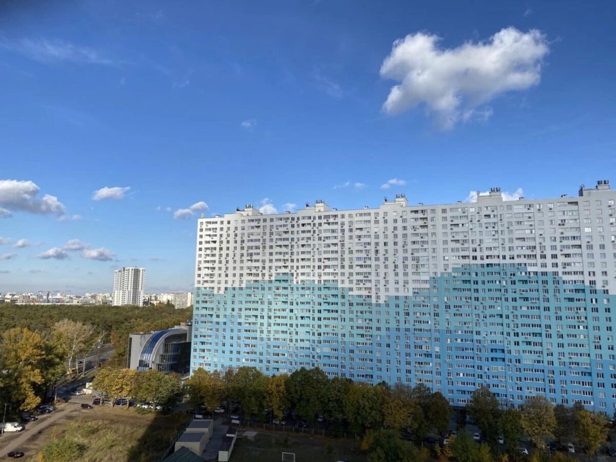 Apartments for sale. 1 room, 37 m², 14 floor/21 floors. 26, Prymiska , Novoselky. 